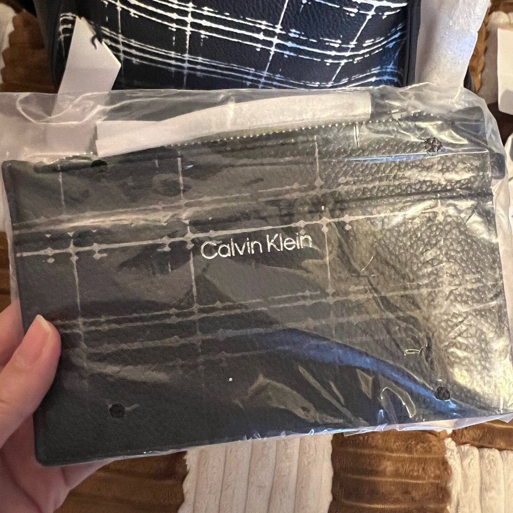 Calvin Klein Estelle Black and White Leather Satchel NWTS! - Picture 8 of 9